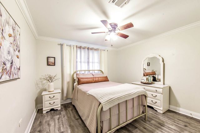 5 Houston Dr, Houma, LA 70360