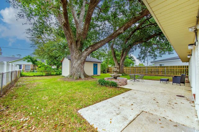 5 Houston Dr, Houma, LA 70360
