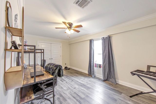 5 Houston Dr, Houma, LA 70360