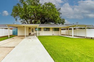 5 Houston Dr, Houma, LA 70360