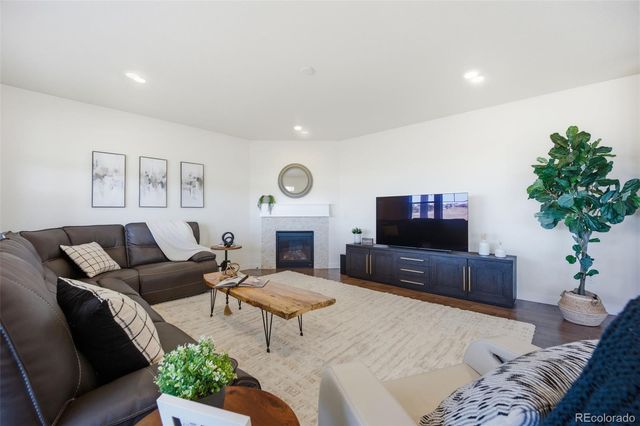 8255 S Vandriver Way, Aurora, CO 80016