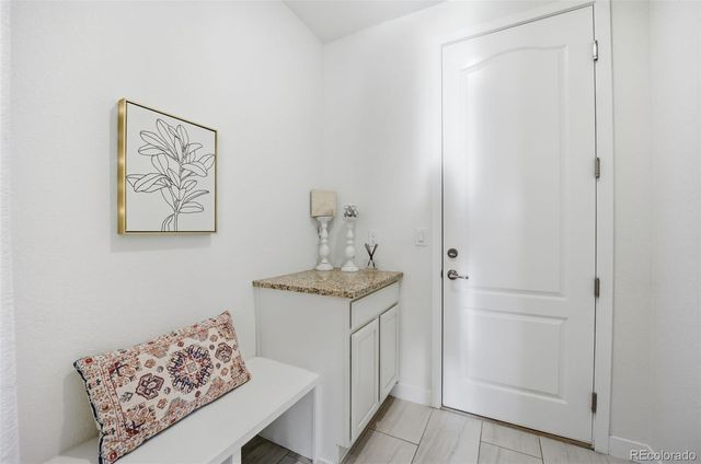 8255 S Vandriver Way, Aurora, CO 80016