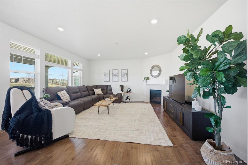 8255 S Vandriver Way, Aurora, CO 80016