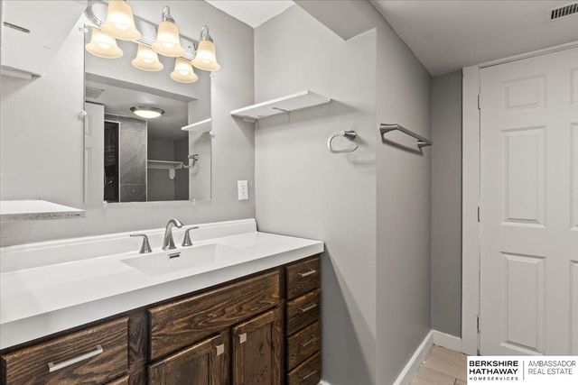 4156 N 61st Street, Omaha, NE 68104