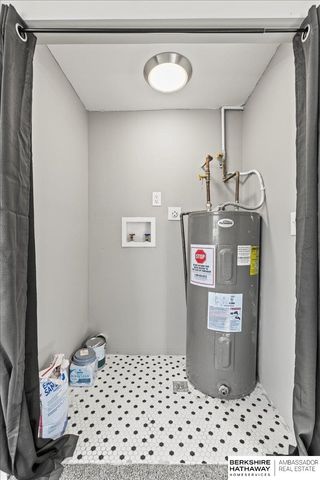 4156 N 61st Street, Omaha, NE 68104