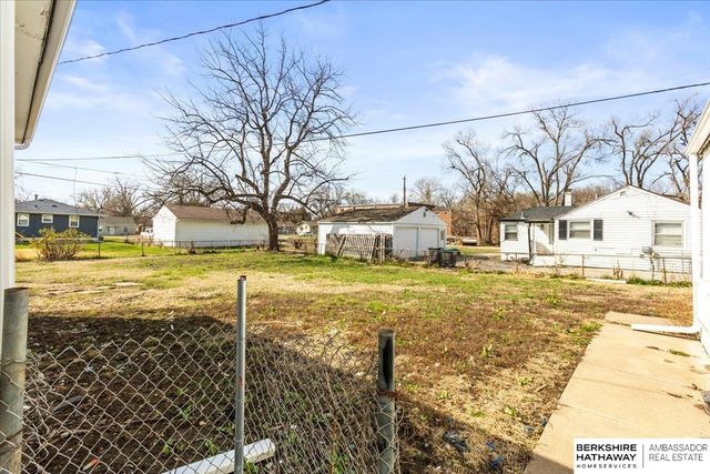 4156 N 61st Street, Omaha, NE 68104