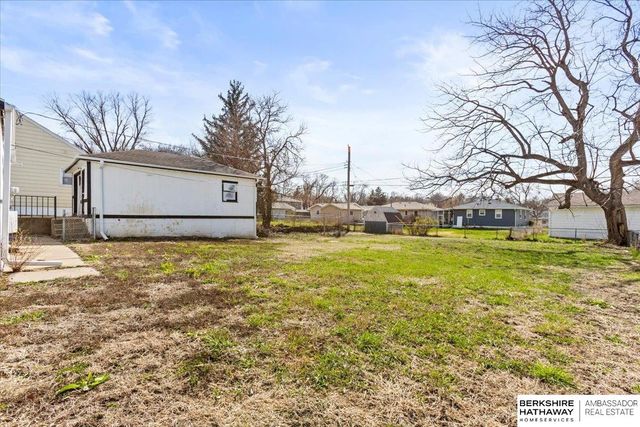 4156 N 61st Street, Omaha, NE 68104