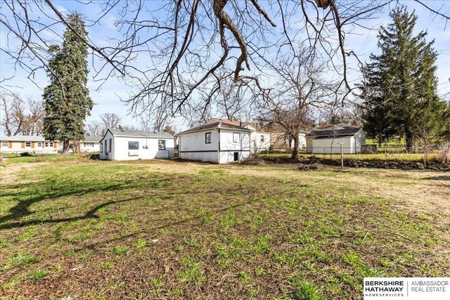 4156 N 61st Street, Omaha, NE 68104