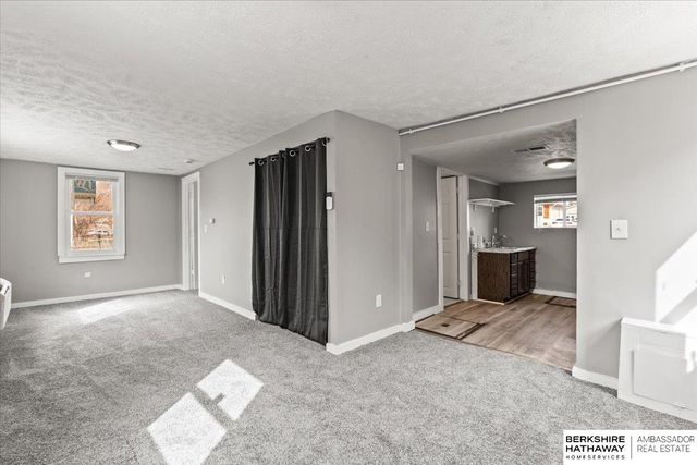 4156 N 61st Street, Omaha, NE 68104