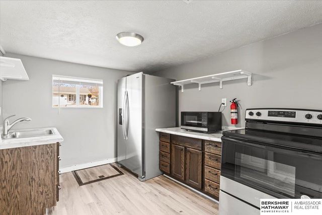 4156 N 61st Street, Omaha, NE 68104