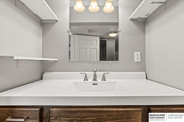 4156 N 61st Street, Omaha, NE 68104