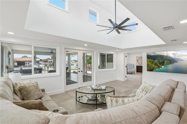 3896 42ND AVENUE S, St Petersburg, FL 33711