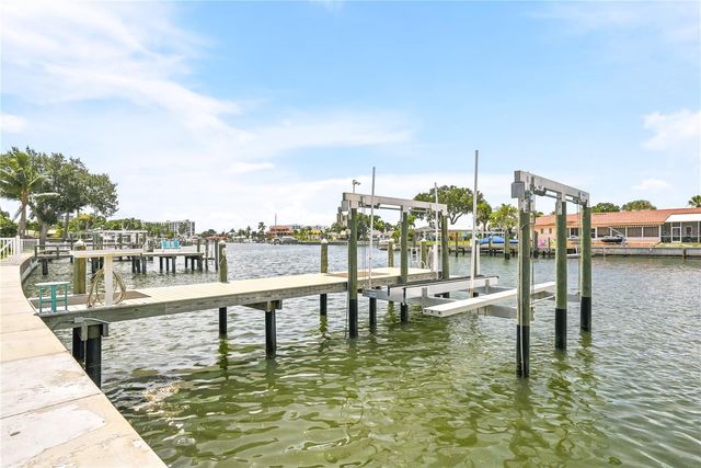 3896 42ND AVENUE S, St Petersburg, FL 33711