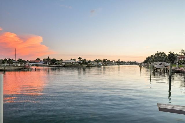 3896 42ND AVENUE S, St Petersburg, FL 33711
