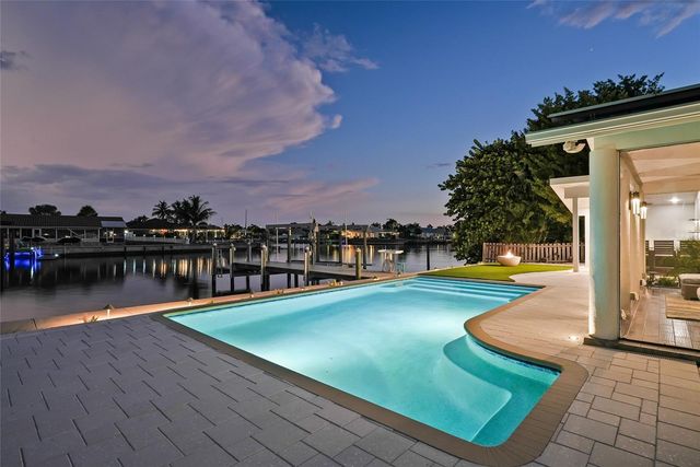 3896 42ND AVENUE S, St Petersburg, FL 33711
