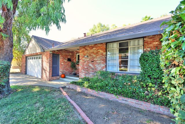 37 Starlit Cir, Sacramento, CA 95831