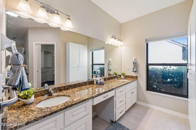 1995 Royal St George Court, Port Orange, FL 32128