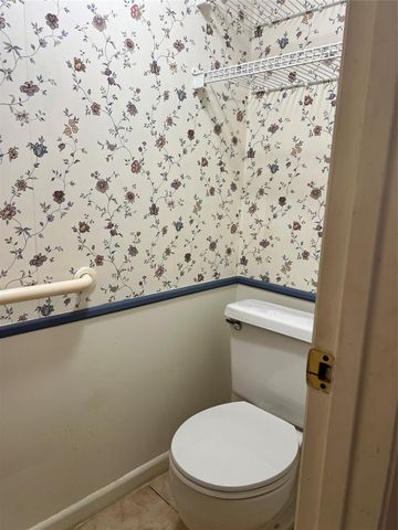 9101 SW 19th Pl B, Davie, FL 33324