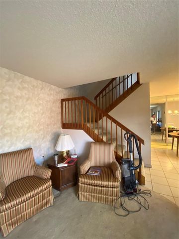 9101 SW 19th Pl B, Davie, FL 33324