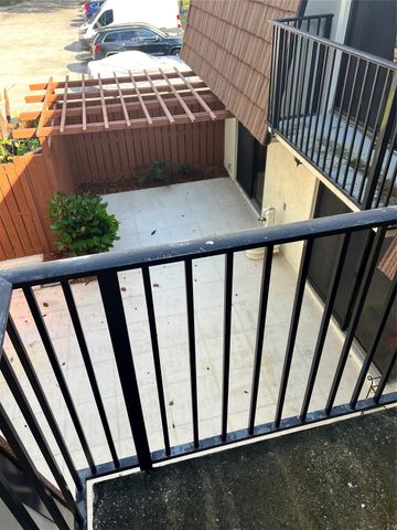 9101 SW 19th Pl B, Davie, FL 33324