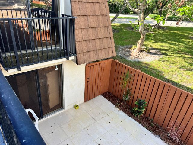 9101 SW 19th Pl B, Davie, FL 33324