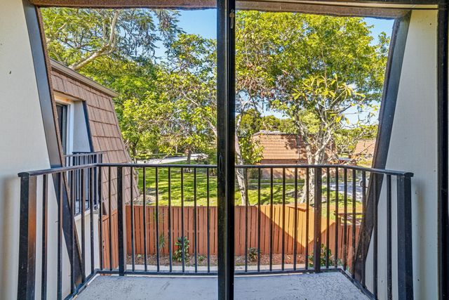 9101 SW 19th Place B, Davie, FL 33324