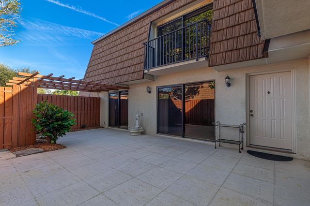 9101 SW 19th Place B, Davie, FL 33324