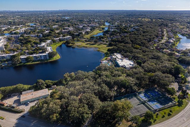 9101 SW 19th Place B, Davie, FL 33324