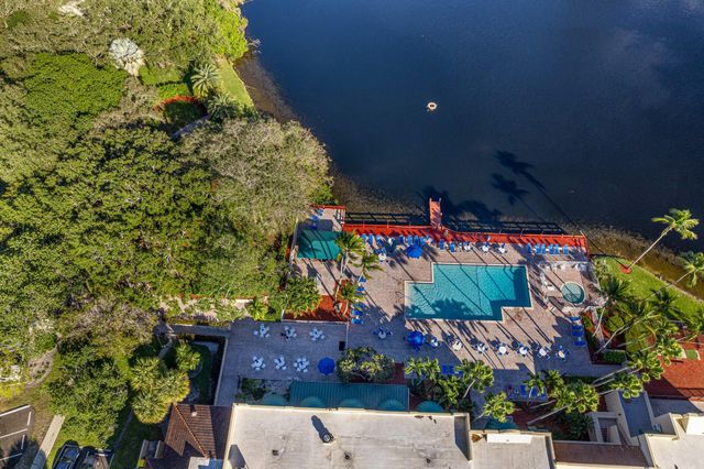 9101 SW 19th Place B, Davie, FL 33324