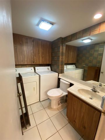 9101 SW 19th Pl B, Davie, FL 33324