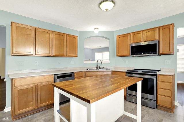 6543 Caressa Way, Indianapolis, IN 46259