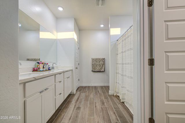 2968 W SHANLEY Avenue, Apache Junction, AZ 85120