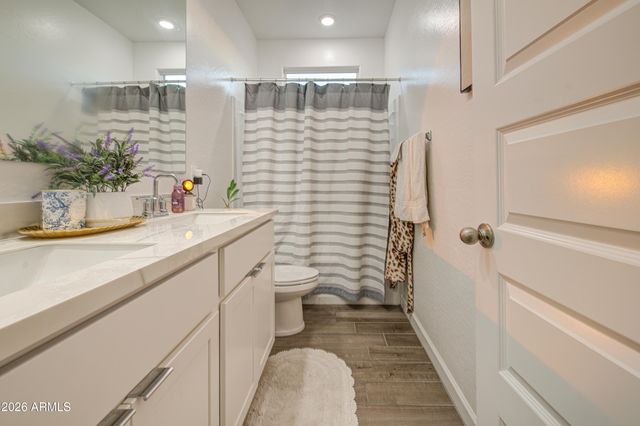 2968 W SHANLEY Avenue, Apache Junction, AZ 85120