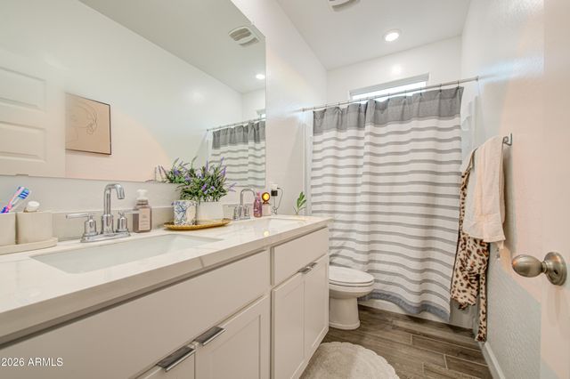 2968 W SHANLEY Avenue, Apache Junction, AZ 85120