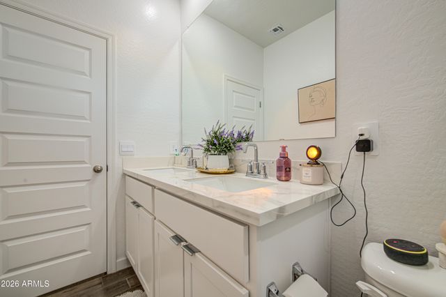 2968 W SHANLEY Avenue, Apache Junction, AZ 85120