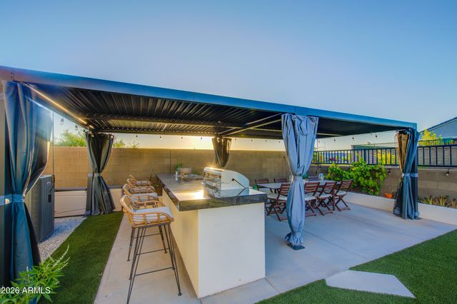 2968 W SHANLEY Avenue, Apache Junction, AZ 85120