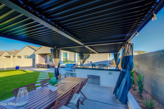 2968 W SHANLEY Avenue, Apache Junction, AZ 85120