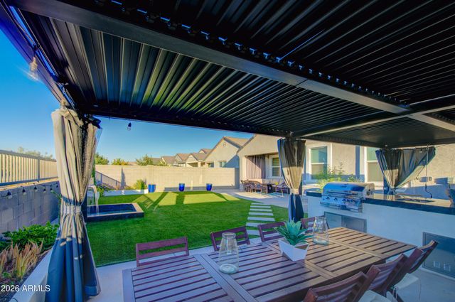2968 W SHANLEY Avenue, Apache Junction, AZ 85120