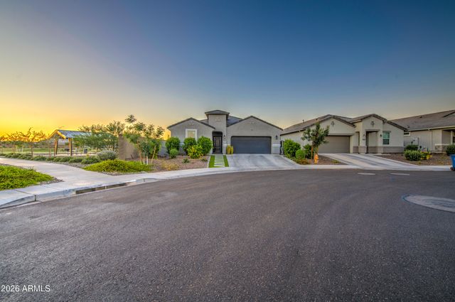 2968 W SHANLEY Avenue, Apache Junction, AZ 85120