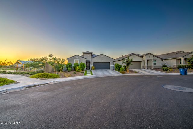 2968 W SHANLEY Avenue, Apache Junction, AZ 85120