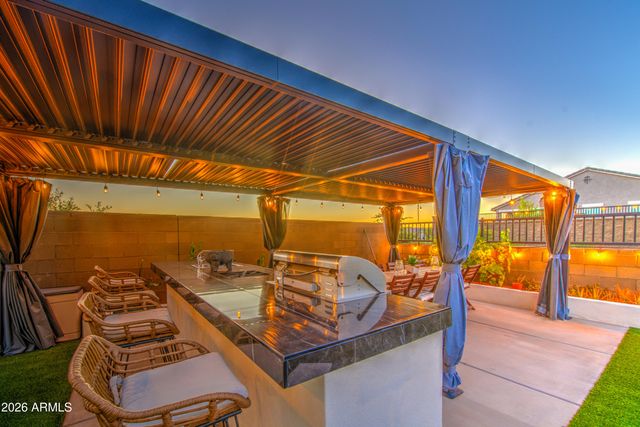 2968 W SHANLEY Avenue, Apache Junction, AZ 85120