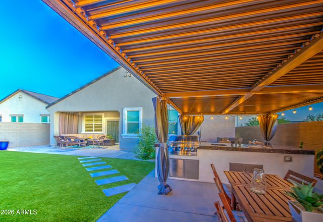 2968 W SHANLEY Avenue, Apache Junction, AZ 85120