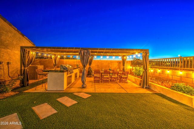 2968 W SHANLEY Avenue, Apache Junction, AZ 85120