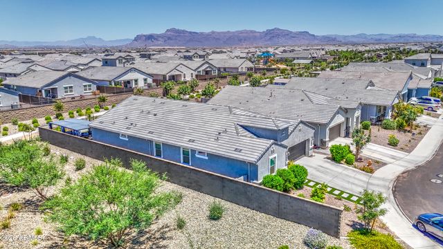 2968 W SHANLEY Avenue, Apache Junction, AZ 85120