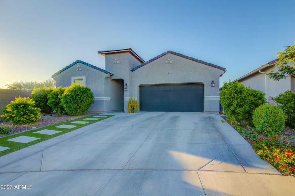 2968 W SHANLEY Avenue, Apache Junction, AZ 85120