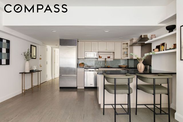 222 E 5th St Apt 2, New York City, NY 10003