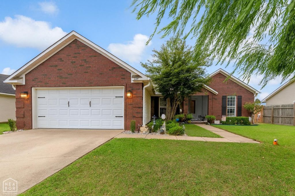 229 N Oak Street, Brookland, AR 72417