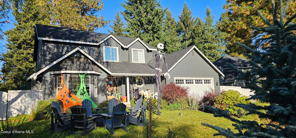 8323 N TARTAN DR, Hayden, ID 83835