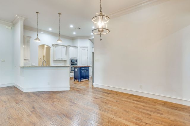 2946 Masters Court N, Burleson, TX 76028