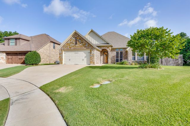 2946 Masters Court N, Burleson, TX 76028